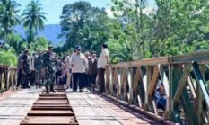 Pastikan Konektivitas Pulih, Presiden Prabowo Tinjau Jembatan Bailey Padang Mantuang di Padang Pariaman