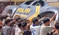 Viral!! Kantor Polsek Muara Batang Gadis, Kabupaten Mandailing Natal,di geruduk masa