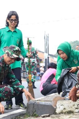 Gerakan Bersih Sambut Ramadan 1447 H, Kodim 0615/Kuningan Satukan TNI–Polri dan Elemen Masyarakat