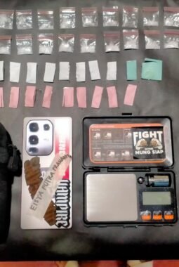 Polres Malang Amankan Tersangka Pengedar dan 21 Paket Sabu di Lawang