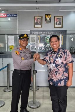 Kapolsek Medan labuhan AKP D Raja Putra Napitupulu SIK,MM giat  Silaturahmi ke Kantor Camat Medan Marelan