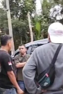 Diduga Bawa Senjata Api, Debt Collector Bersitegang dengan Warga Malingping