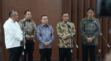 pemerintah tetap berkomitmen mempercepat pertumbuhan sektor ekonomi riil
