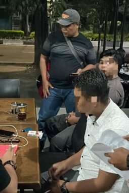 Polres Pasuruan Kota Amankan 4 orang Debt Collector Diduga Lakukan Pemerasan