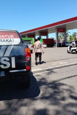Patroli Siang Hari, Polsek Sukodono Intensifkan Pengamanan Pemukiman dan SPBU Antisipasi Kejahatan 4C