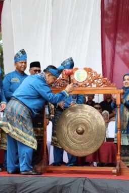 Pacu Jalur Resmi Digelar, Plt Bupati Kuansing Dorong Tepian Narosa Jadi Destinasi Wisata Budaya