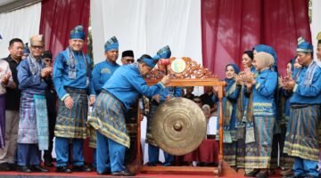 Pacu Jalur Resmi Digelar, Plt Bupati Kuansing Dorong Tepian Narosa Jadi Destinasi Wisata Budaya