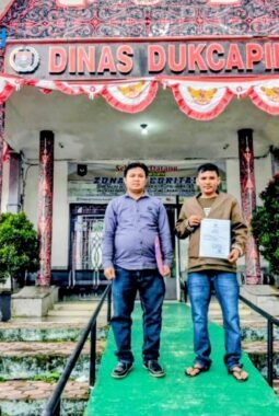 Akta Kelahiran Bayi Terbit, Nama Bayi Kini Tercatat dalam KK Keluarga Bongot Mangisi Siburian.