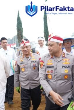 Wujudkan Swasembada, Wakapolri Pimpin Langsung Penanaman Perdana Bawang Putih Serentak*
