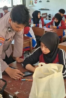 Polres Pasuruan Bekali Pelajar Literasi AI, Dorong Penggunaan Teknologi Secara Bijak
