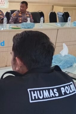 Humas Polres Pasuruan Fasilitasi Komunikasi Terkait Perkara Laka Lantas Tahun 2017